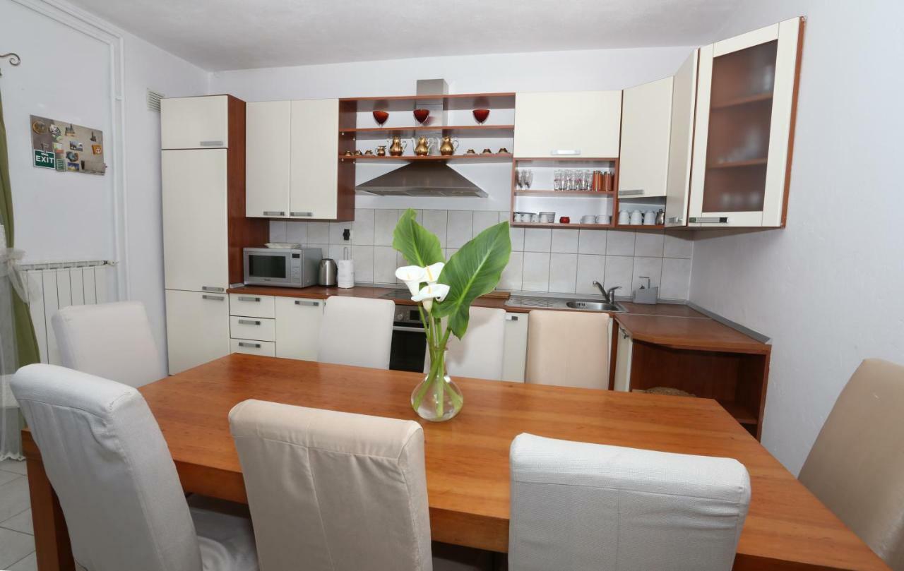 Apartments Rose Kaštela Eksteriør billede