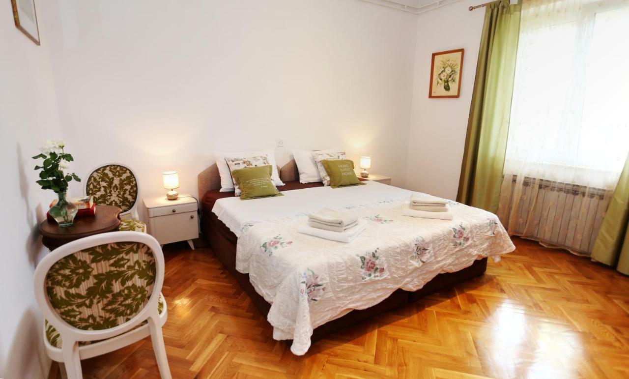 Apartments Rose Kaštela Eksteriør billede